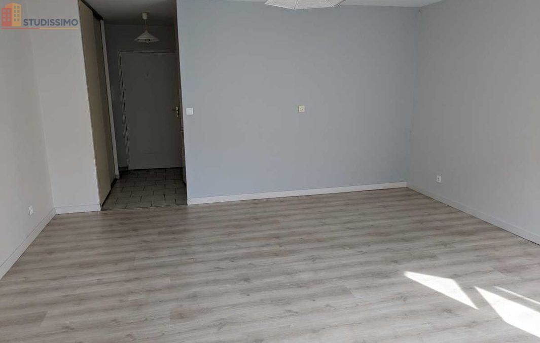 Studio 32m² Sens 89100 - Exposition est, terrasse et jardin - Photo 1