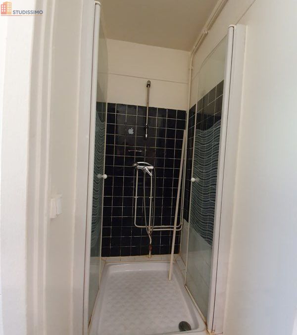 Studio meublé 10m² Neuilly-sur-Seine - Vue jardin - Photo 2