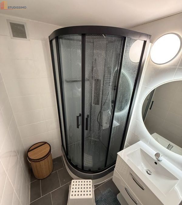 Studio meublé 30m² Nanterre - Rénové, calme et parking - Photo 2