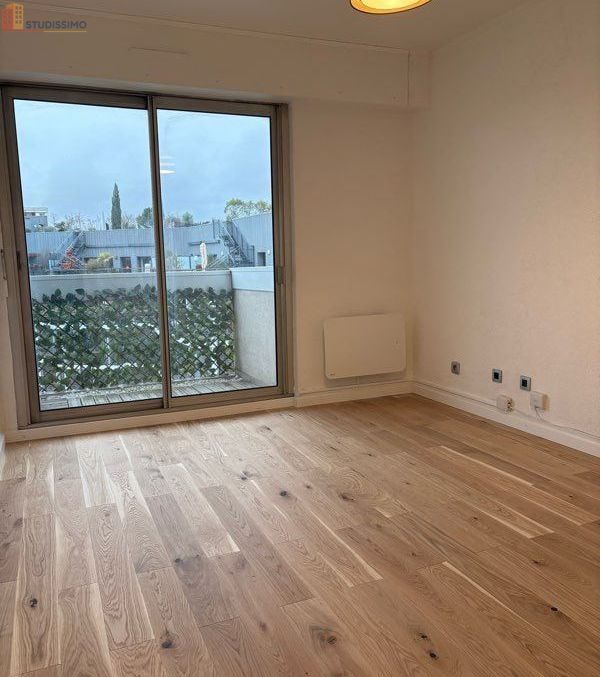 Studio meublé 20m² Courbevoie - Balcon, proche métro - Photo 3