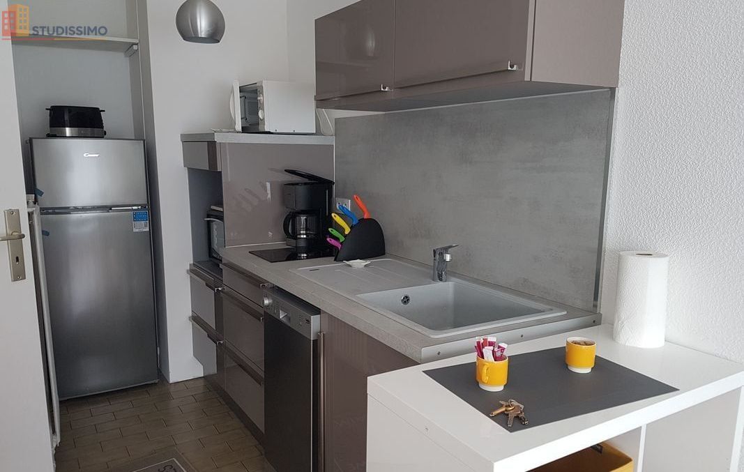 Studio meublé 30m² Neuilly-sur-Seine - Meublé, dernier étage - Photo 2