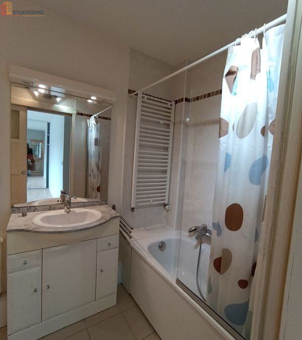 Studio 25m² Suresnes 92150 - Rez-de-chaussée, très bon état - Photo 1