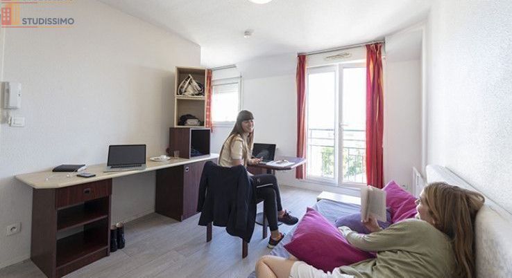 Studio meublé 18m² Issy-les-Moulineaux - 7e étage, lumineux - Photo 12