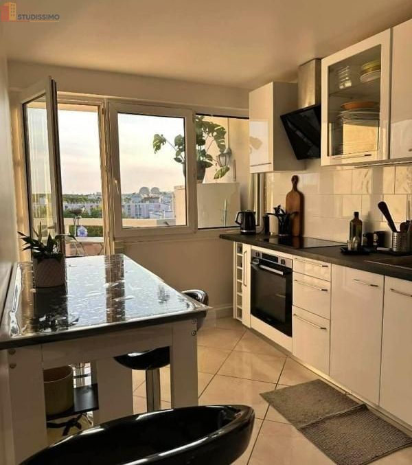 Studio meublé 11m² Noisy-le-Grand - 9e étage, lumineux - Photo 1