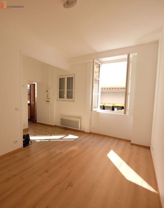 Studio à Aubervilliers