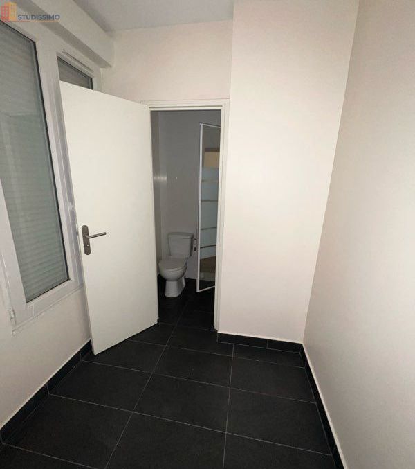 Studio 27m² Saint-Ouen-sur-Seine - Rez-de-chaussée, proche métro - Photo 2