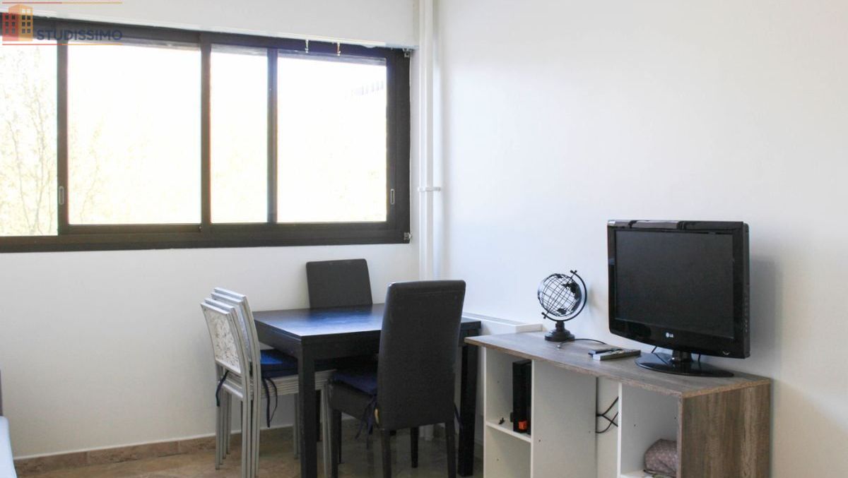 Studio meublé 20m² Créteil - Calme, vue lac - Photo 2