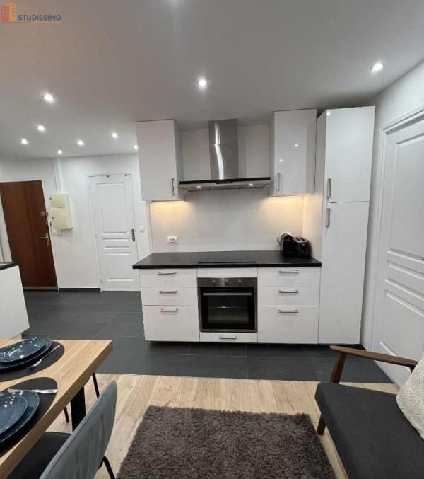 Studio meublé 9m² Cergy - Calme, en étage élevé - Photo 12