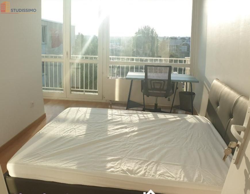 Studio meublé 9m² Cergy - Calme, en étage élevé - Photo 1