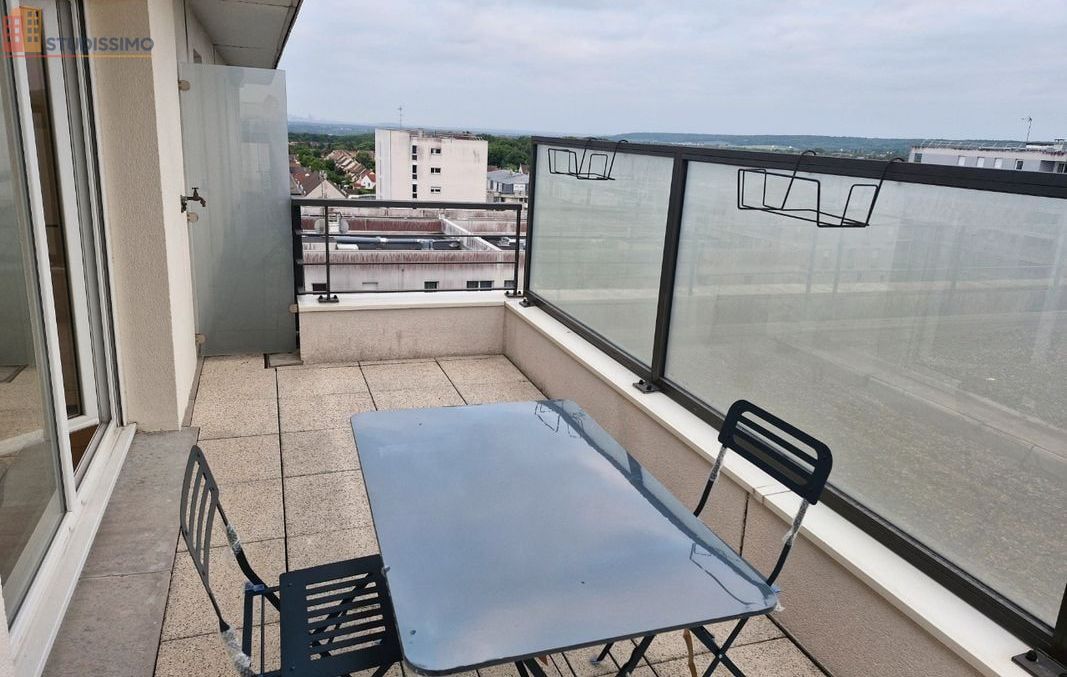 Studio meublé 29m² Cergy - Parking, proche gare - Photo 0