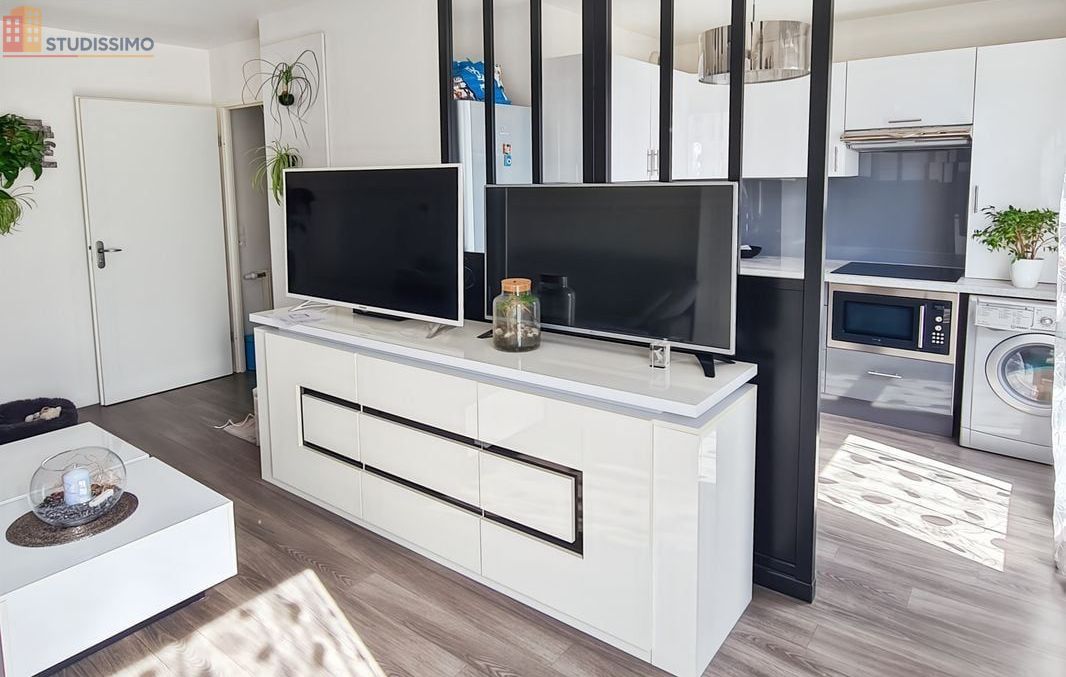Studio meublé 28m² Fosses - Centre-ville, lumineux - Photo 2